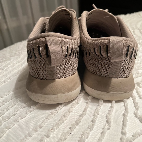 Nike ‘Roshe Two Flyknit' sneakers. Used - Picture 6 of 7